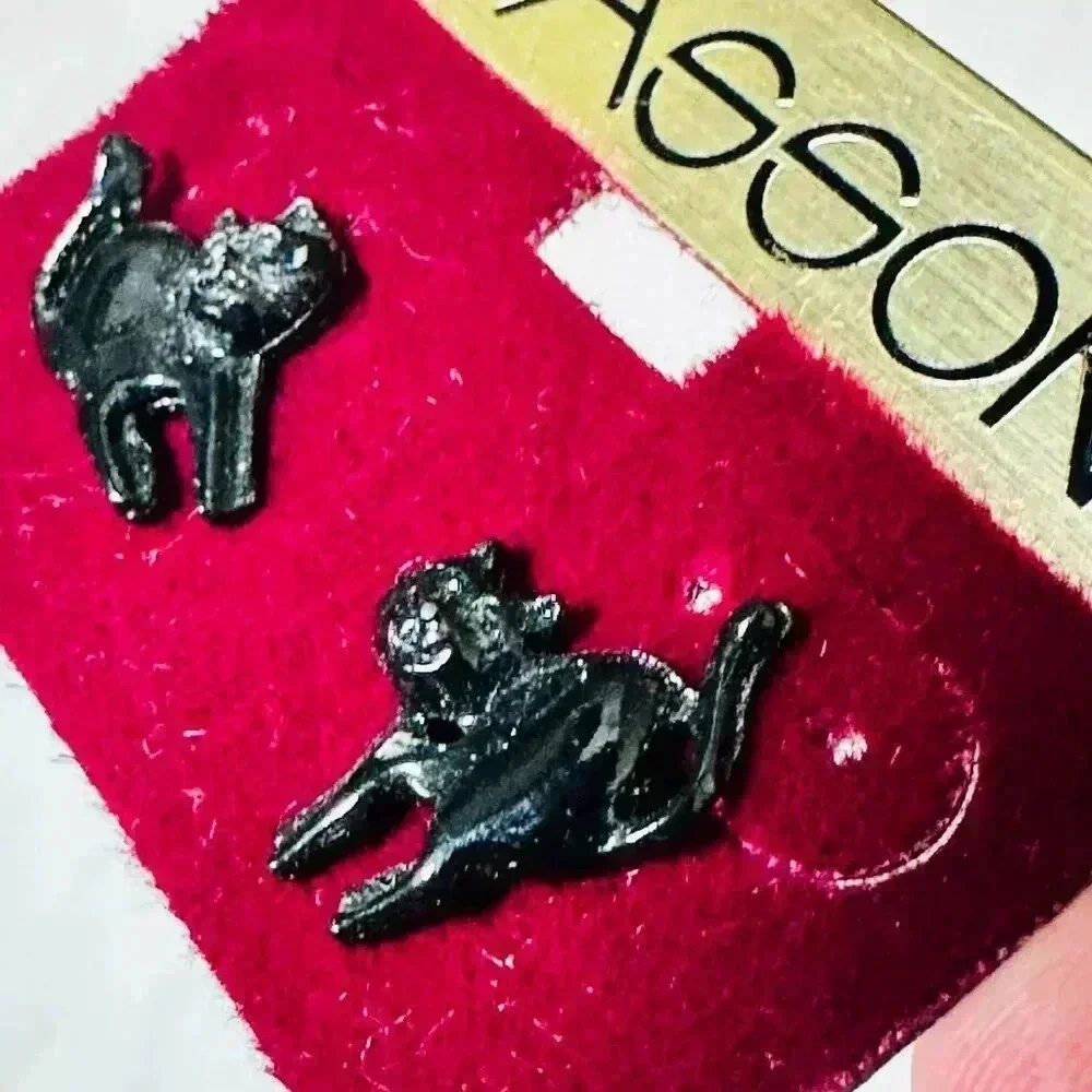 Black Cat Stud Earrings - Halloween - Sasson - Picture 2 of 2